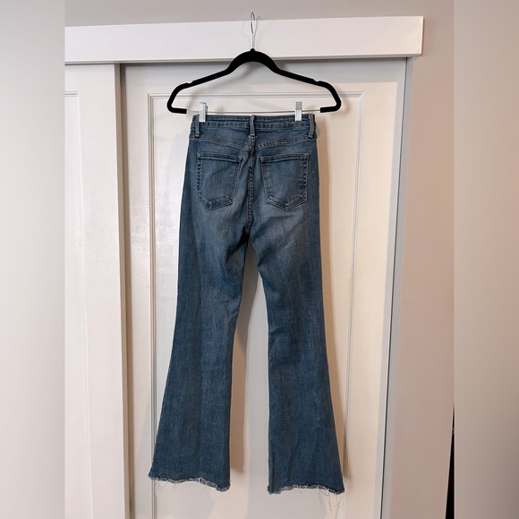 👖EUC Just Black Denim Women's Medium Wash Flare Jeans in Size 25 - Picture 2 of 7